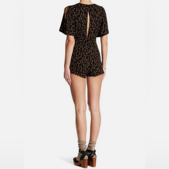 Free People "Meet Virginia" Printed Romper size 10 - Picture 2 of 12